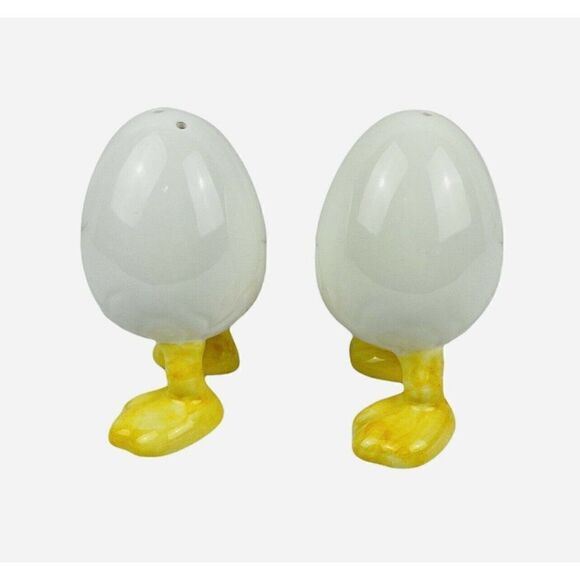 Novelty Easter Chicks in Eggs Salt and Pepper Shakers Feet Sheldon Shell Table - Picture 2 of 9
